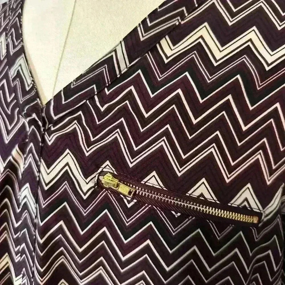 Women’s Purple Flowy Dressy Top. Pull on. Zipper Accent. Roll/ Button Sleeve. M - Picture 2 of 6